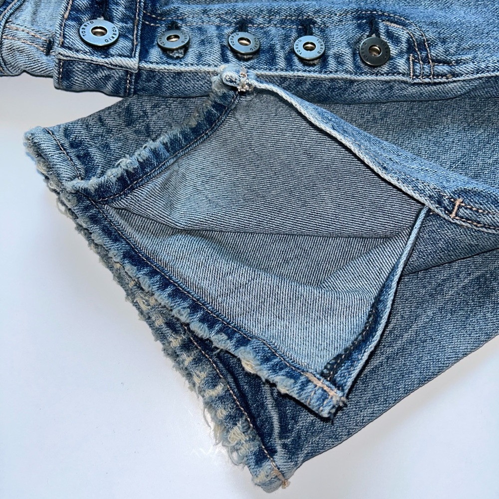 High-Rise Button-Fly Women’s Jeans - Light Blue - Picture 12 of 12